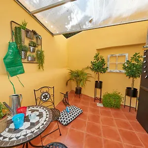 https://lx-factory-apartment-lisbon-1300-472.hotels-lisbon-portugal.com